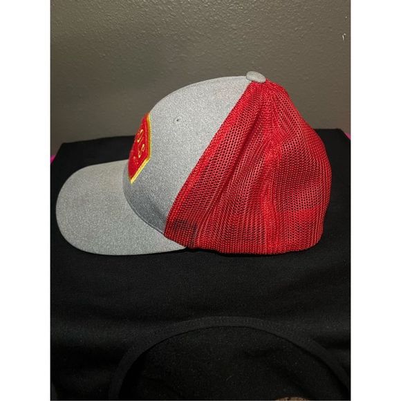 Mac Tools Embroidered Patch Flexfit Hat Gray and Red OSFA - Picture 2 of 6